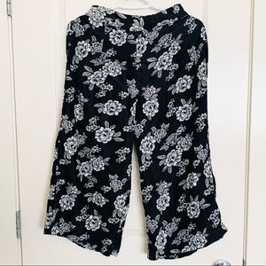 Floral printed Wide Leg Cropped Pants